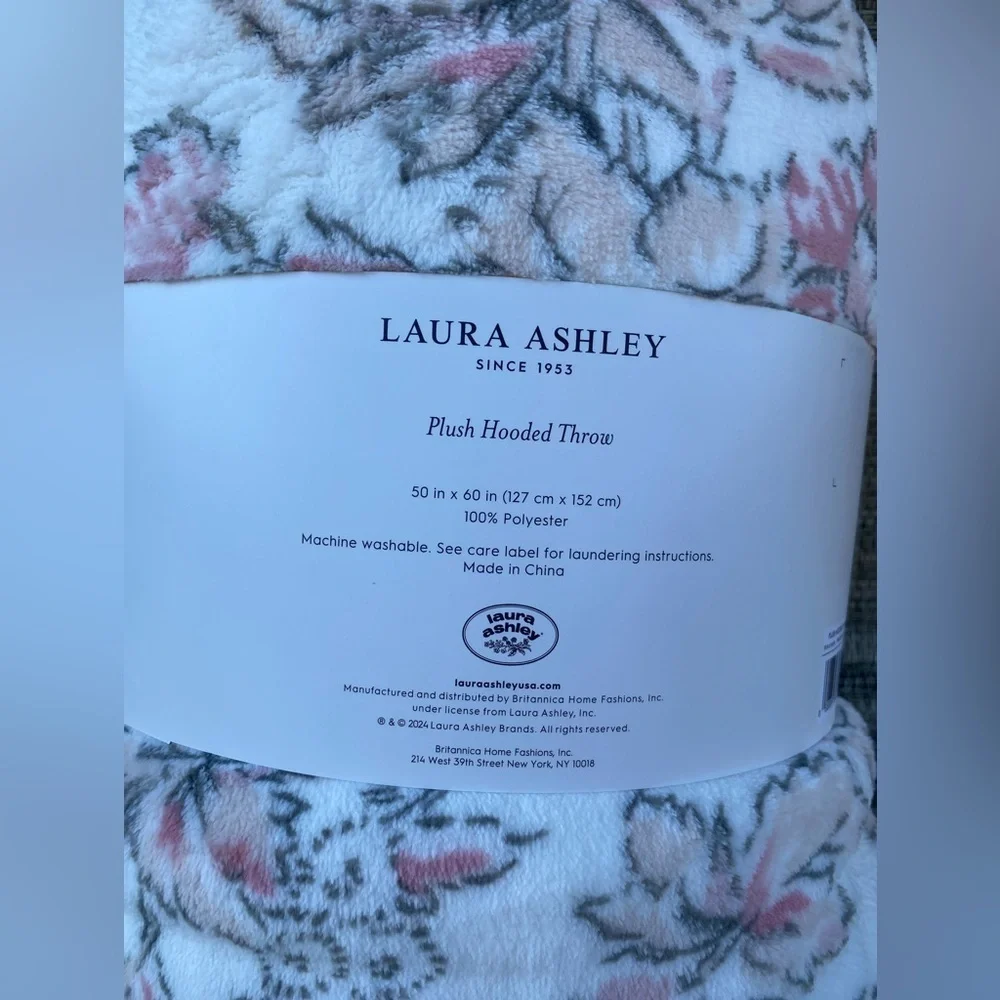 LAURA ASHLEY Pink Flowers Polyester Soft Plush Hooded Throw Blanket 50